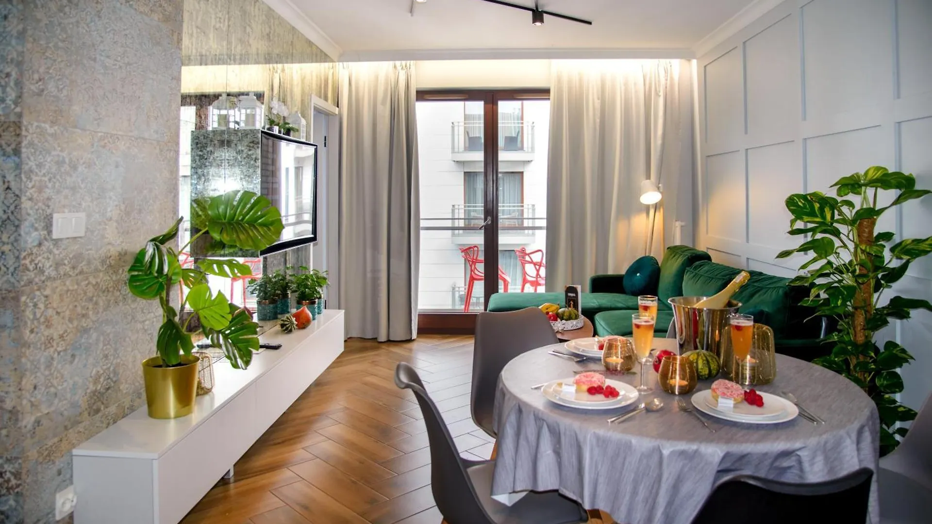 Maya'S Flats & Resorts 34 - Chmielna 73 Gdańsk